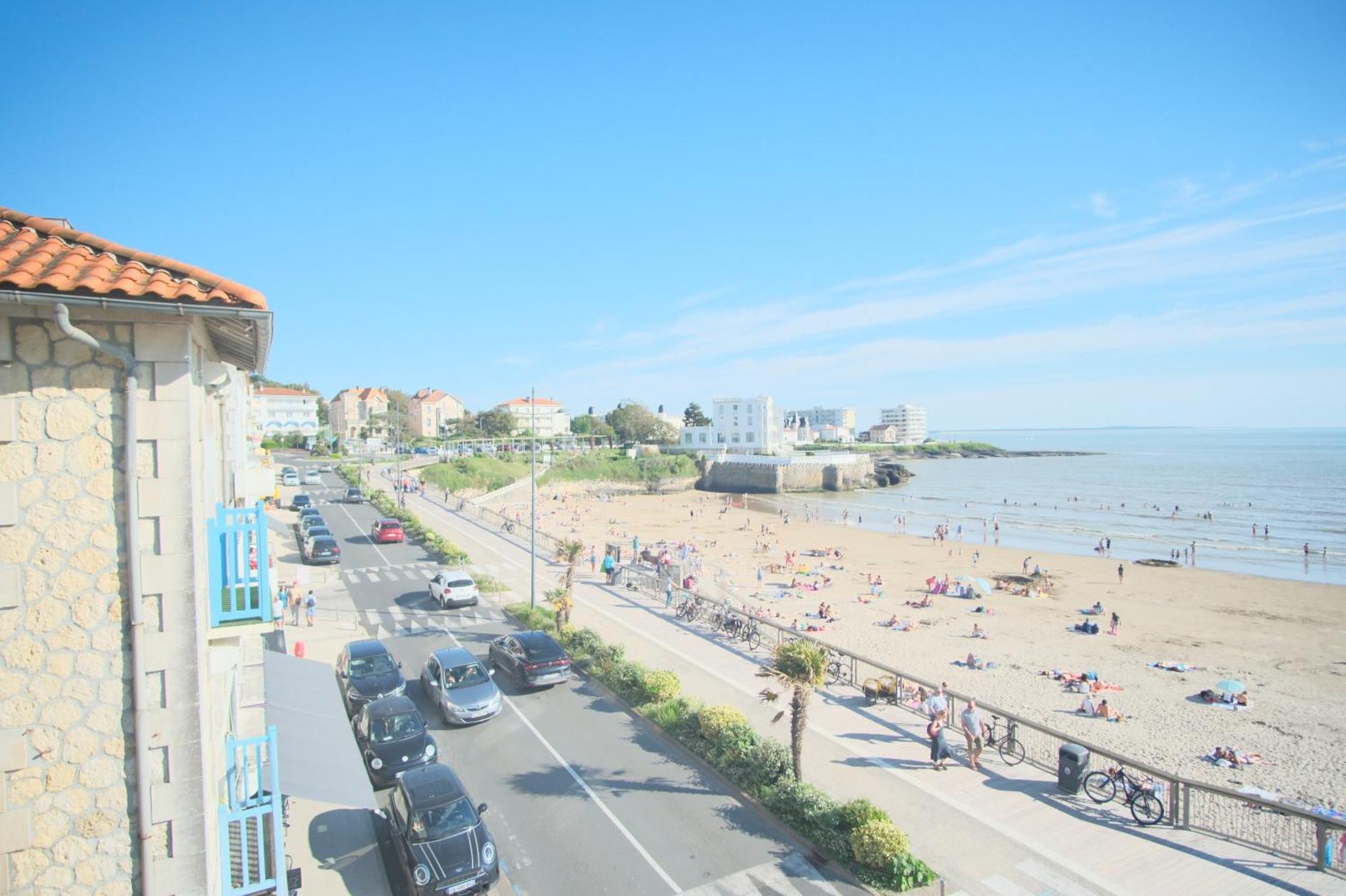 Avec Balcons Vue A Pontaillac